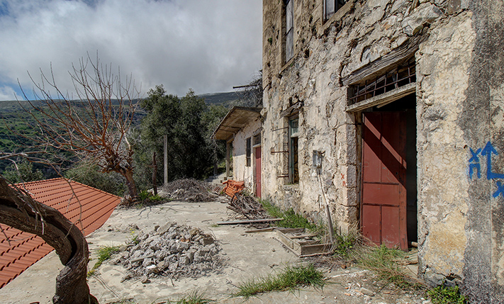 UNCONVERTED FARM-HOUSE WITH VIEWS & GARDEN