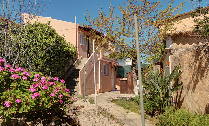 RESTORED STONE HOUSE WITH FURTHER POTENTIAL