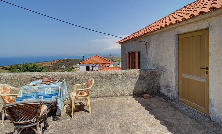 2-FAMILY STONE BUILDING WITH SEA VIEWS