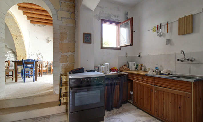 2-FAMILY STONE BUILDING WITH SEA VIEWS