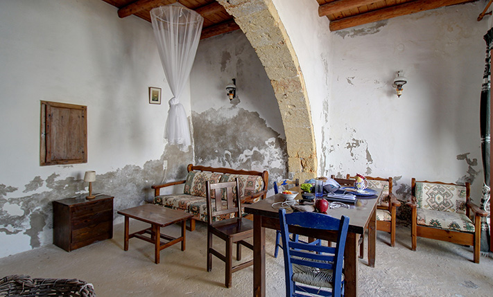 2-FAMILY STONE BUILDING WITH SEA VIEWS