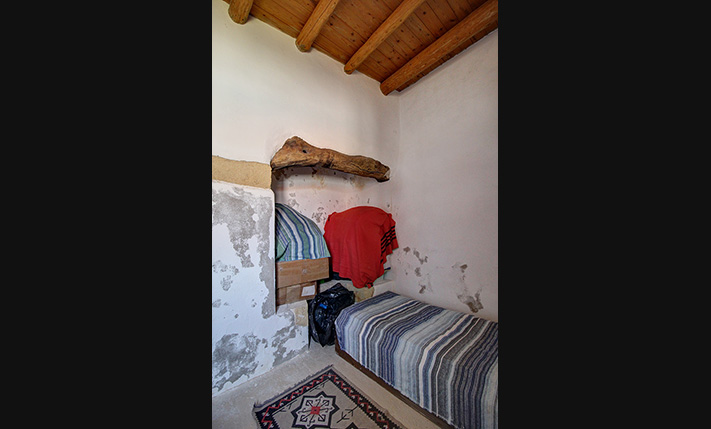 2-FAMILY STONE BUILDING WITH SEA VIEWS