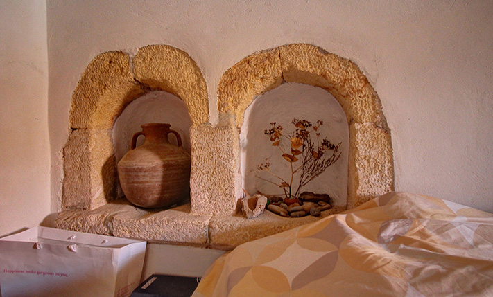 2-FAMILY STONE BUILDING WITH SEA VIEWS