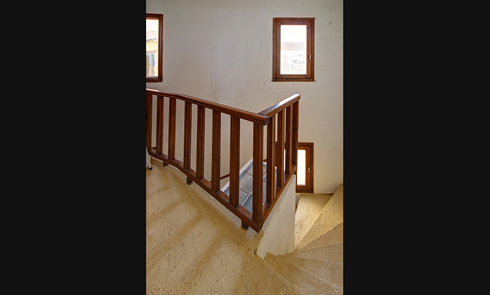 2-FAMILY STONE BUILDING WITH SEA VIEWS