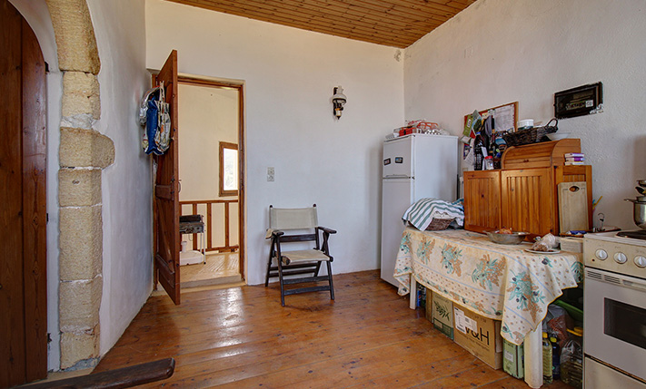 2-FAMILY STONE BUILDING WITH SEA VIEWS