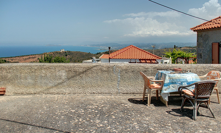 2 ΠΑΛΙΕΣ ΟΙΚΙΕΣ ΜΕ ΠΑΡΑΔΟΣΙΑΚΑ ΧΑΡΑΚΤΗΡΙΣΤΙΚΑ