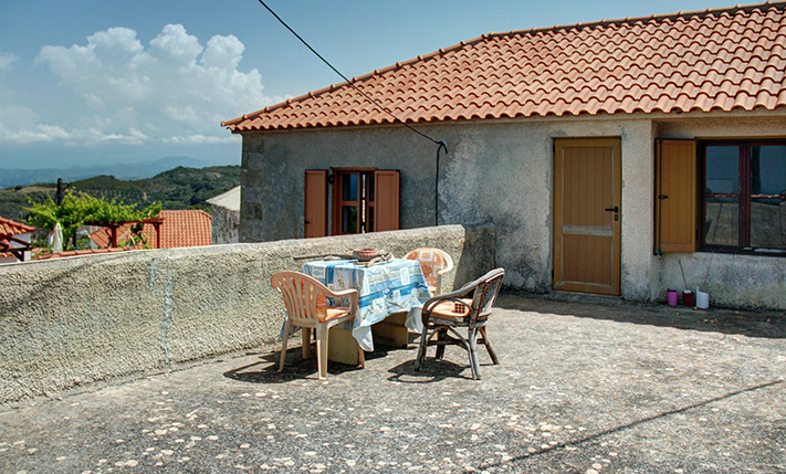 2-FAMILY STONE BUILDING WITH SEA VIEWS