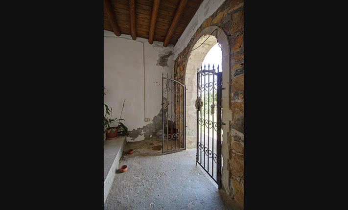 2 ΠΑΛΙΕΣ ΟΙΚΙΕΣ ΜΕ ΠΑΡΑΔΟΣΙΑΚΑ ΧΑΡΑΚΤΗΡΙΣΤΙΚΑ