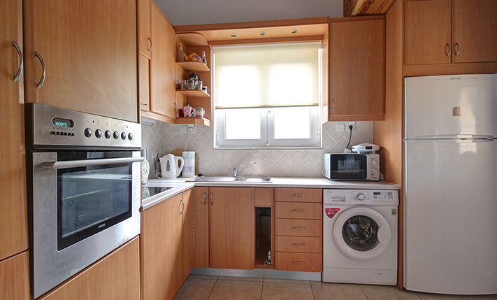 DETACHED, WITH A GUESTS' HOUSE & PRIVATE GARDEN