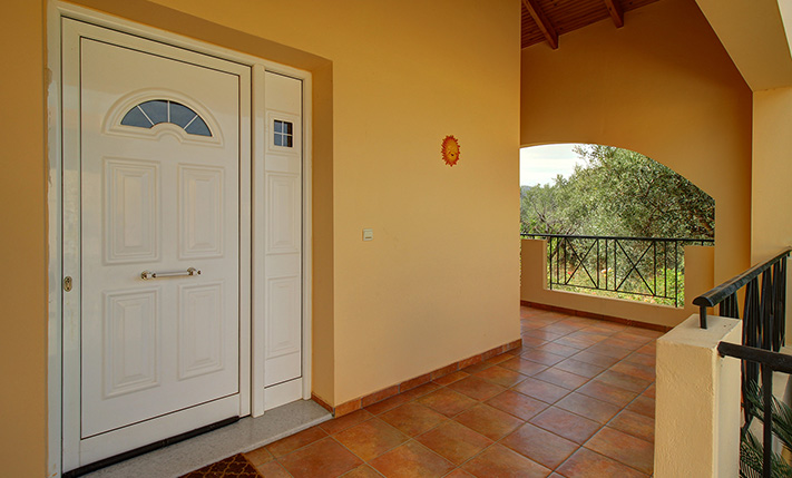 DETACHED, WITH A GUESTS' HOUSE & PRIVATE GARDEN