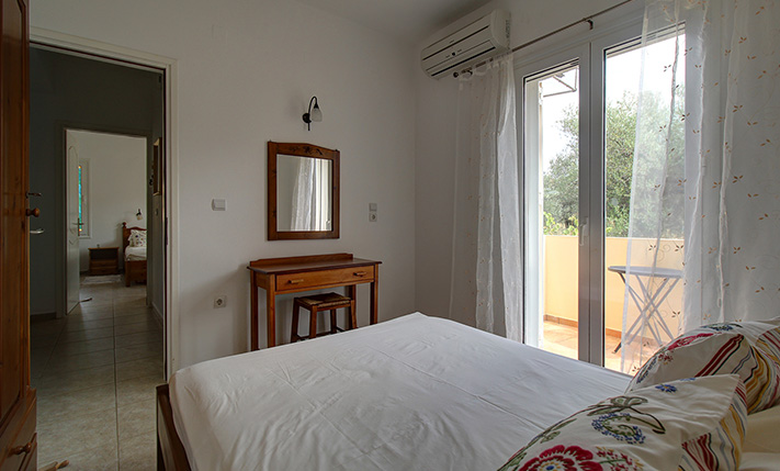 DETACHED, WITH A GUESTS' HOUSE & PRIVATE GARDEN