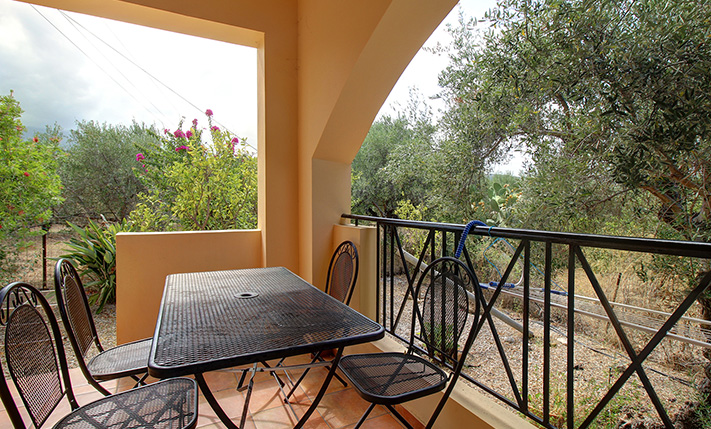 DETACHED, WITH A GUESTS' HOUSE & PRIVATE GARDEN