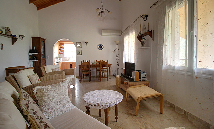 DETACHED, WITH A GUESTS' HOUSE & PRIVATE GARDEN