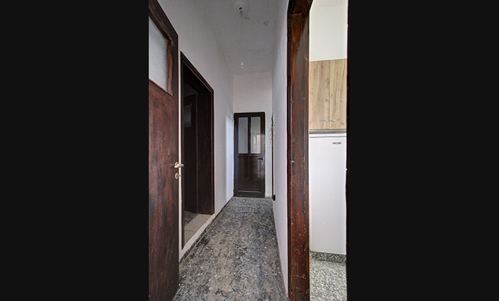 HOUSE & RETAIL PROPERTY STEPS FROM THE BEACH