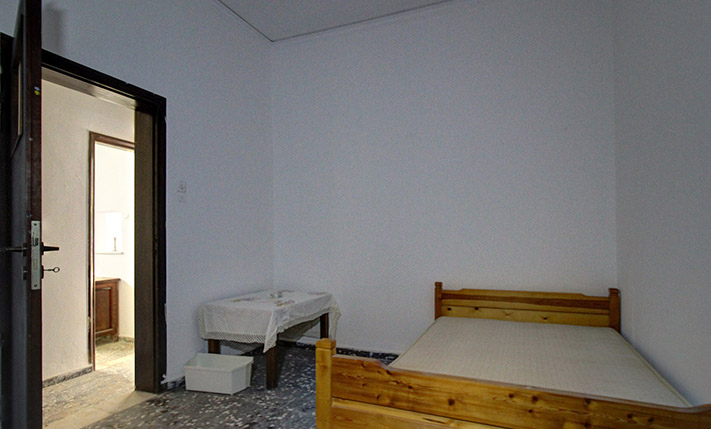 HOUSE & RETAIL PROPERTY STEPS FROM THE BEACH