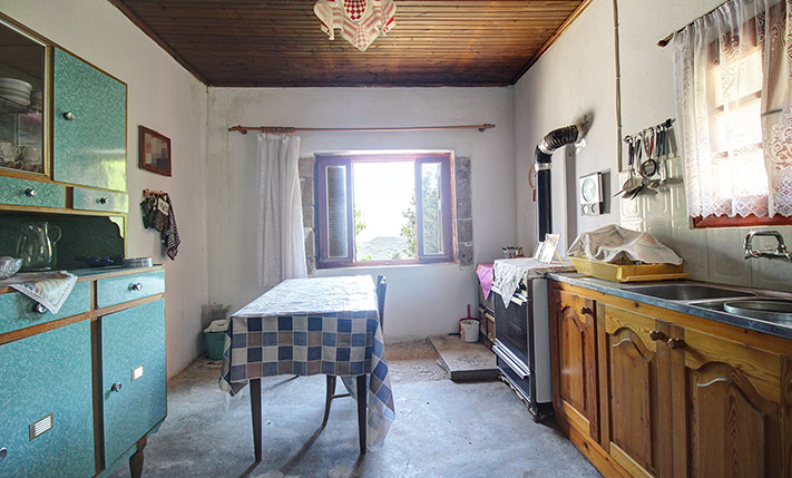 VILLAGE HOUSE IN AN OLD VENETIAN COMPLEX