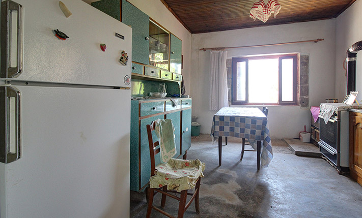 VILLAGE HOUSE IN AN OLD VENETIAN COMPLEX