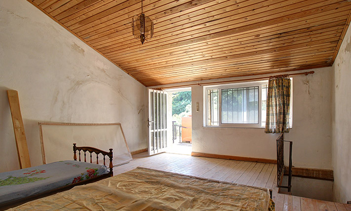 VILLAGE HOUSE IN AN OLD VENETIAN COMPLEX