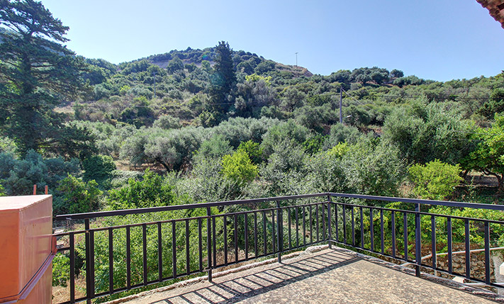 VILLAGE HOUSE IN AN OLD VENETIAN COMPLEX