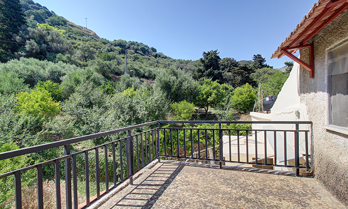 VILLAGE HOUSE IN AN OLD VENETIAN COMPLEX