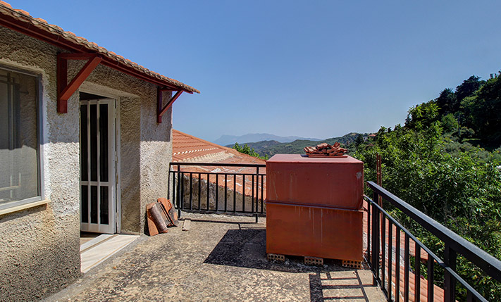 VILLAGE HOUSE IN AN OLD VENETIAN COMPLEX