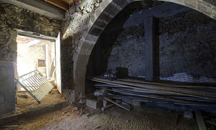 VILLAGE HOUSE IN AN OLD VENETIAN COMPLEX
