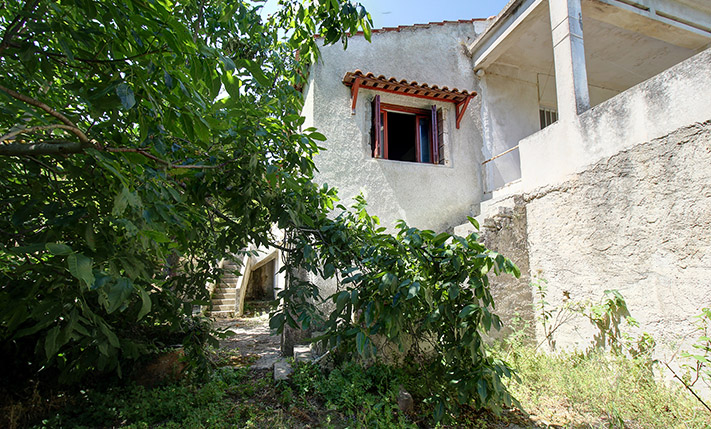 VILLAGE HOUSE IN AN OLD VENETIAN COMPLEX