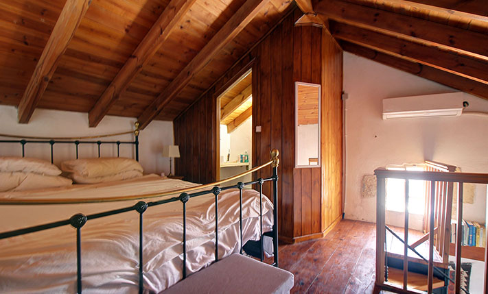 A HOUSE WITH A CHARACTER IN A PICTURESQUE ALLEY