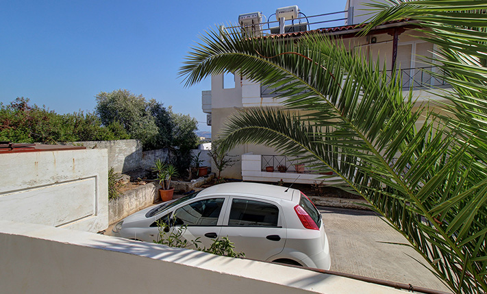 GROUND APT WITH PRIVATE PARKING NEAR THE CITY