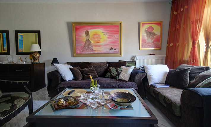 GROUND APT WITH PRIVATE PARKING NEAR THE CITY