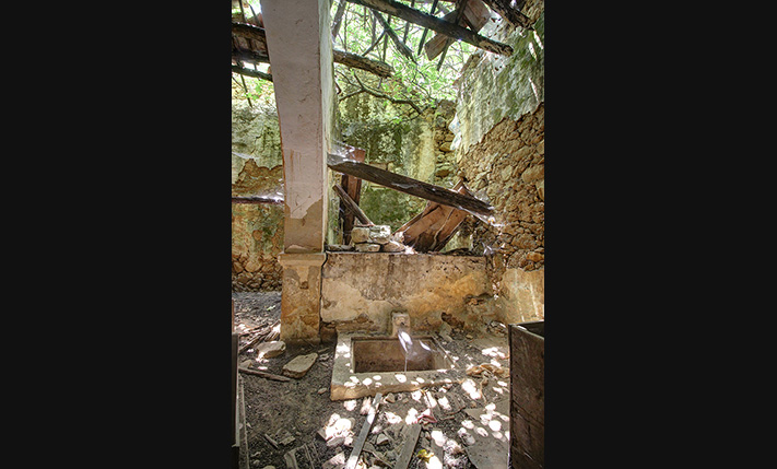 DETACHED WITH POTENTIAL ON A SPACIOUS PLOT