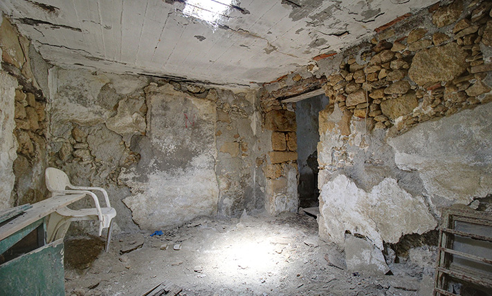 1-LEVEL VILLAGE HOUSE WITH EXTRA BUILDABILITY