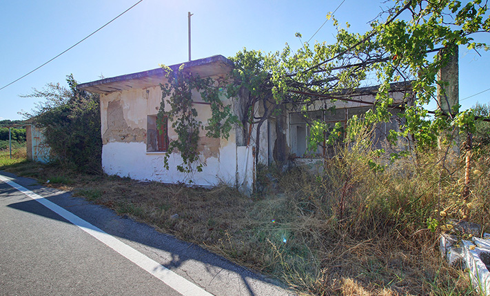 1-LEVEL VILLAGE HOUSE WITH EXTRA BUILDABILITY