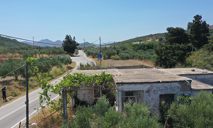 1-LEVEL VILLAGE HOUSE WITH EXTRA BUILDABILITY