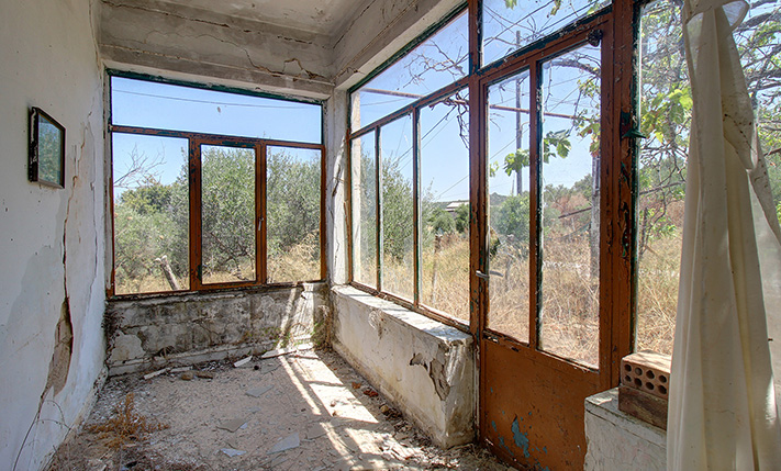 1-LEVEL VILLAGE HOUSE WITH EXTRA BUILDABILITY