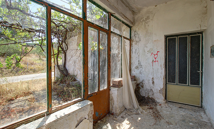 1-LEVEL VILLAGE HOUSE WITH EXTRA BUILDABILITY