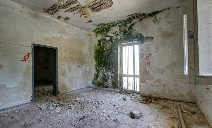 1-LEVEL VILLAGE HOUSE WITH EXTRA BUILDABILITY