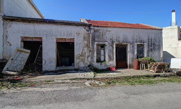 IN A SMALL TOWN OF KISSAMOS NEAR FALASARNA