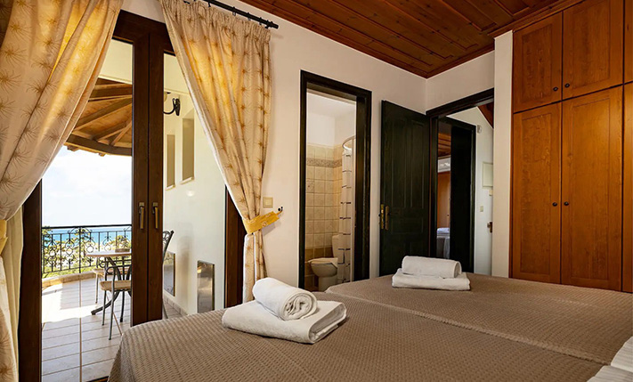 2 VILLAS WITH UNOBSTRUCTED SEA VIEWS