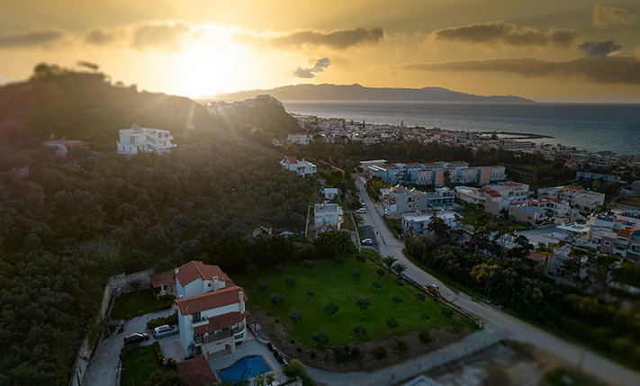 2 VILLAS WITH UNOBSTRUCTED SEA VIEWS