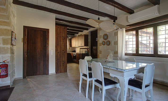 SPACIOUS STONE HOUSE WITH LUXURIOUS ELEMENTS