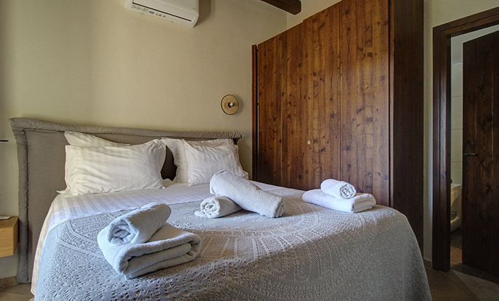 SPACIOUS STONE HOUSE WITH LUXURIOUS ELEMENTS