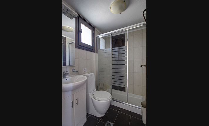 GERÄUMIGES STEINHAUS MIT LUXURIÖSEN ELEMENTEN