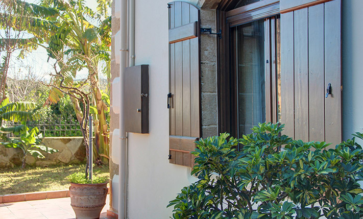 SPACIOUS STONE HOUSE WITH LUXURIOUS ELEMENTS