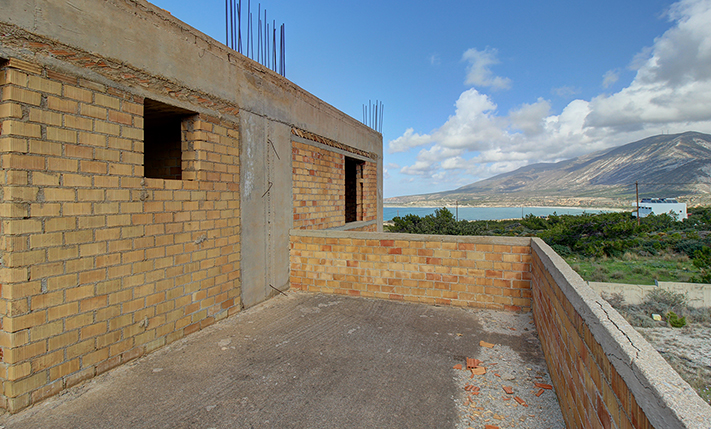 LUXURIOUS ATTRIBUTES & AMPLE SPACES