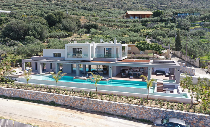 SLEEK LUXURY ABOVE THE BEACH OF FALASARNA