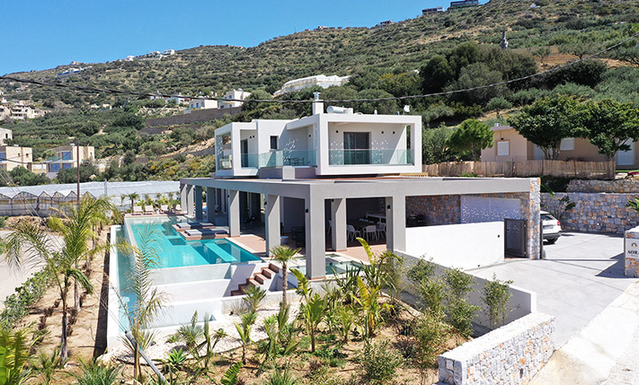 SLEEK LUXURY ABOVE THE BEACH OF FALASARNA