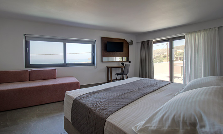 SLEEK LUXURY ABOVE THE BEACH OF FALASARNA