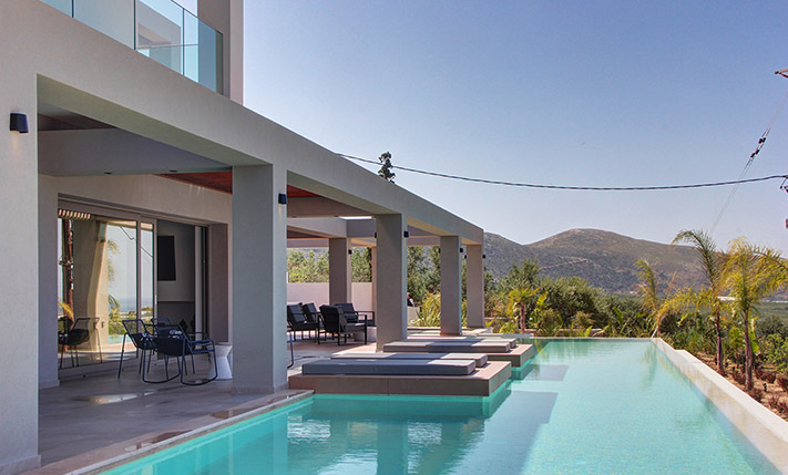 SLEEK LUXURY ABOVE THE BEACH OF FALASARNA