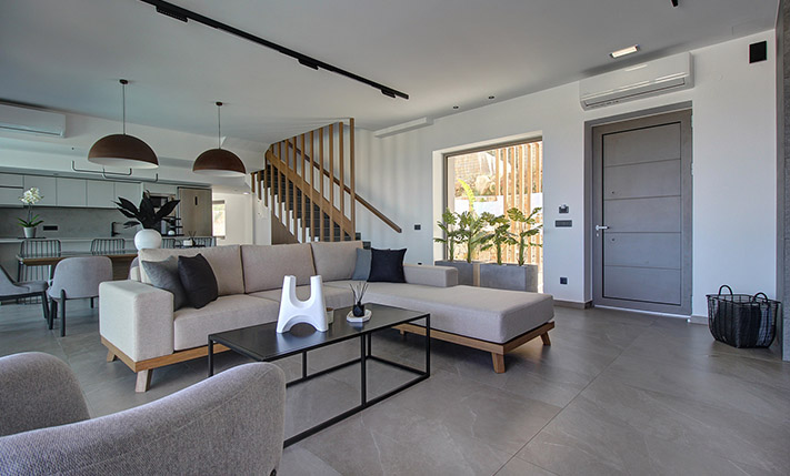 SLEEK LUXURY ABOVE THE BEACH OF FALASARNA